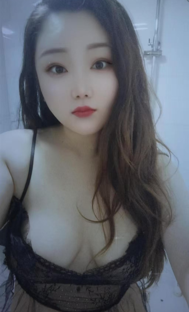 美艳大白兔辣妹微微