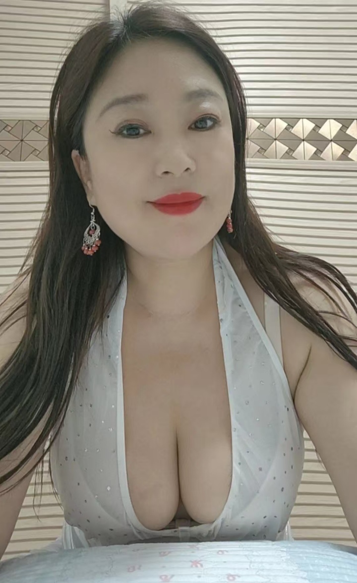 爆乳情欲少妇加新