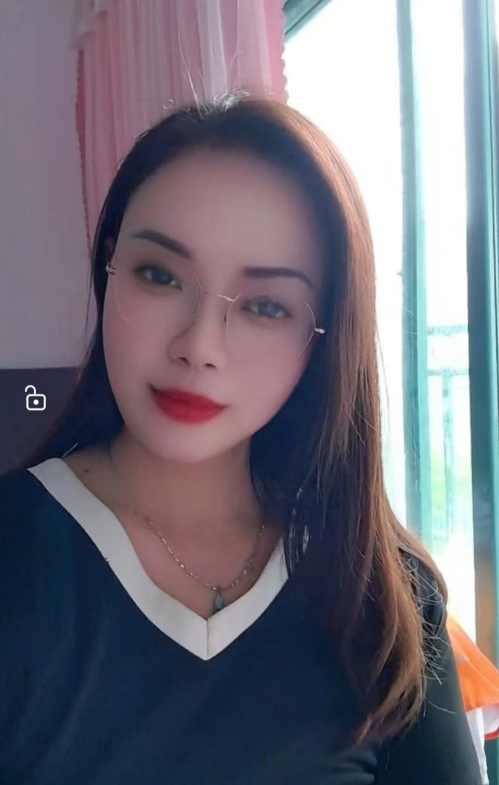 爱舔的眼镜欲女静儿