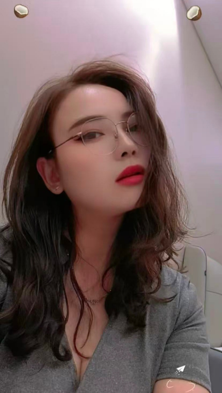 爱舔的眼镜欲女静儿