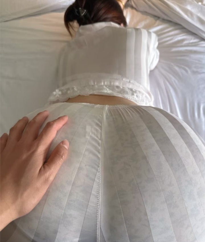 余杭07年超绝蜜桃臀