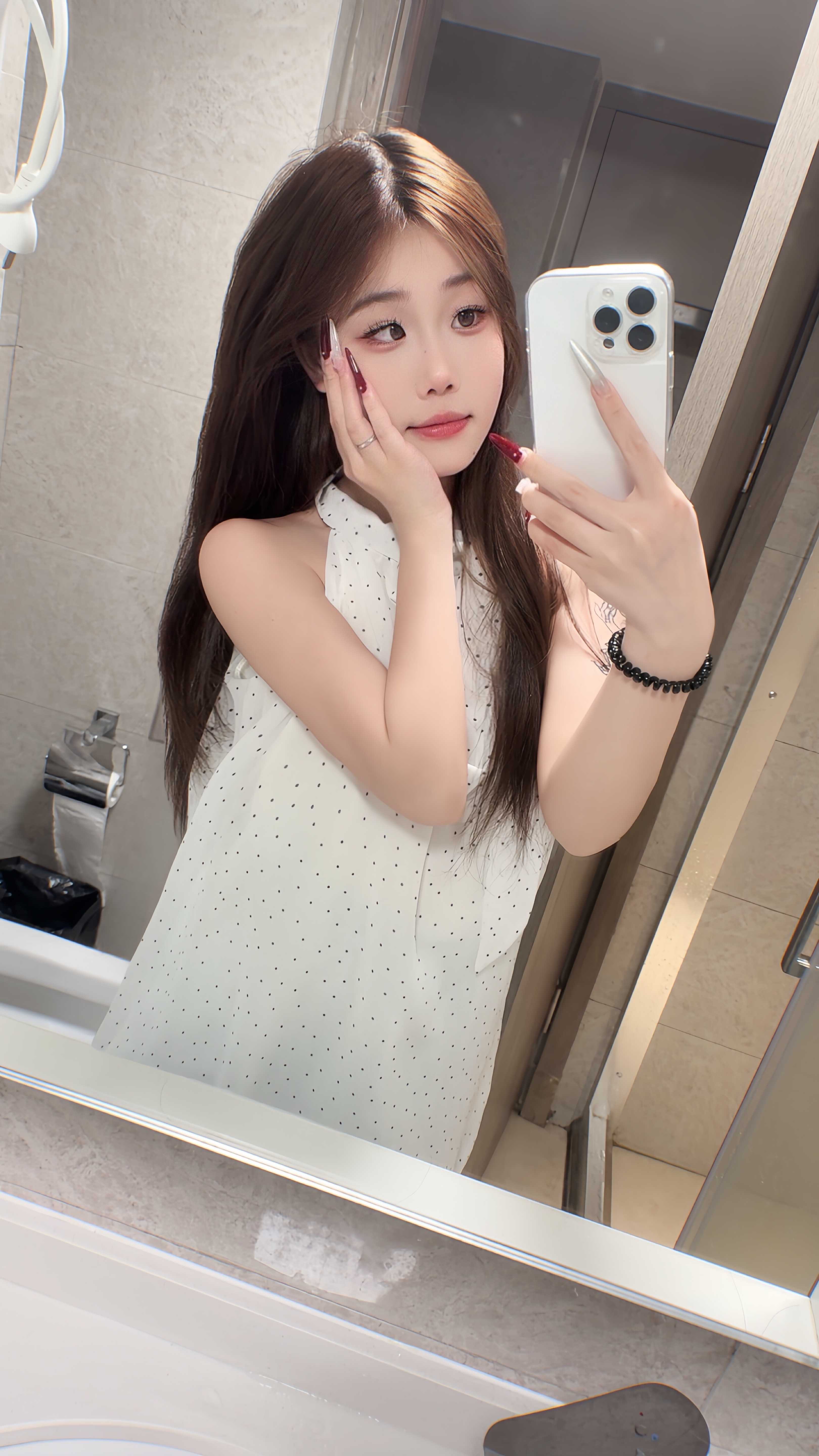 天河棠东 纹身精神小妹 嫩妹 等待调教 小青