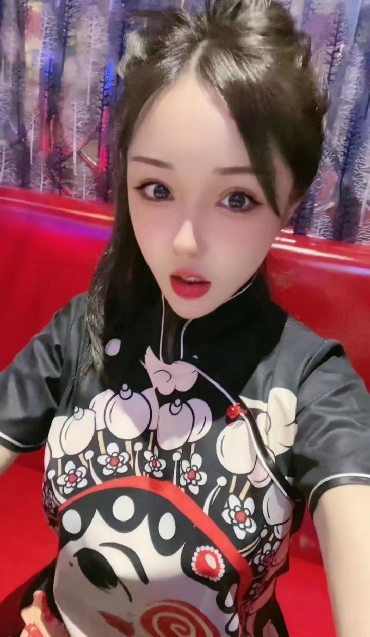 美艳热辣小姐姐彤彤