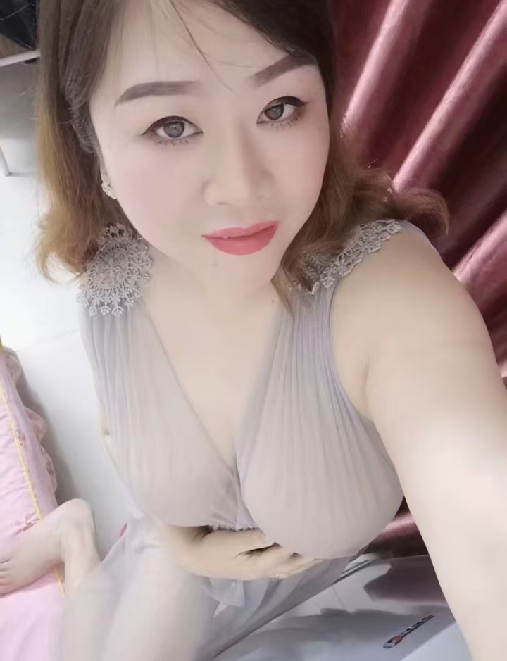 爆乳大波少妇美美