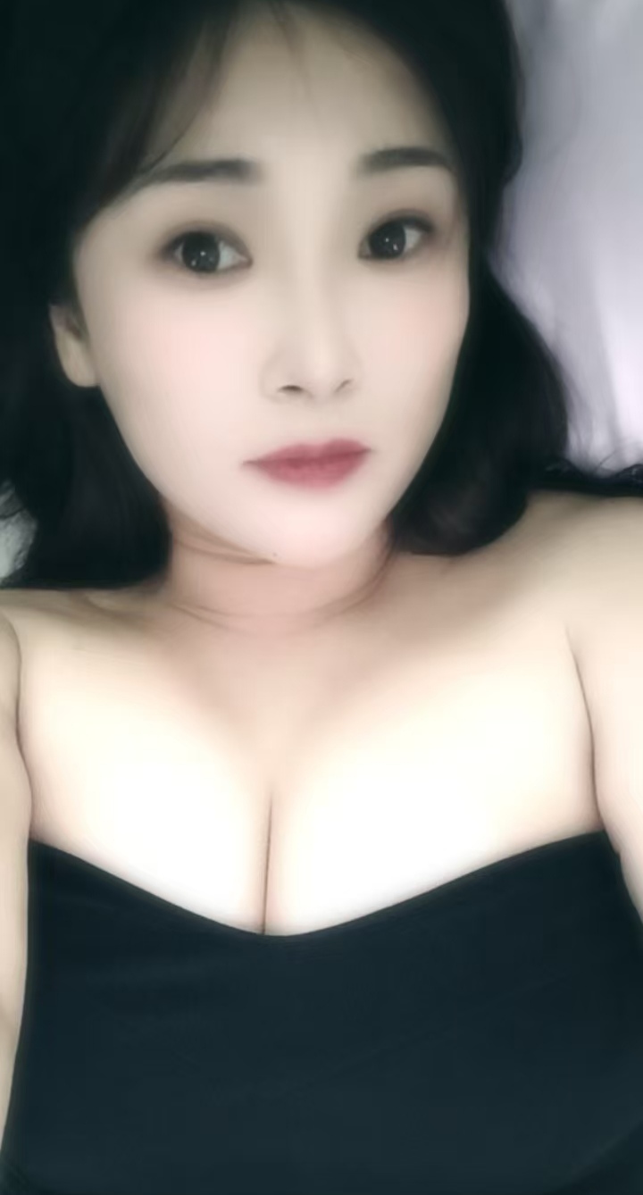 夫子庙美乳少妇小乖