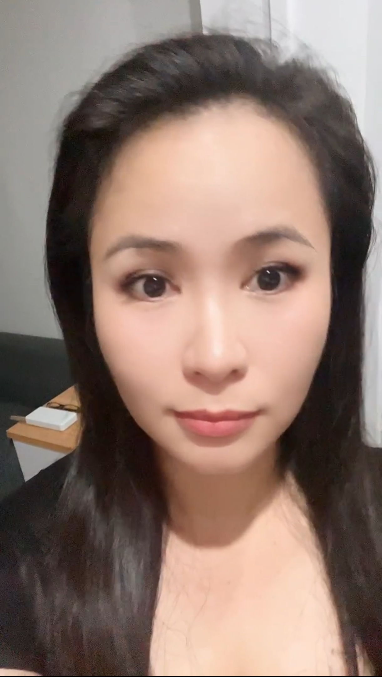 天河区肉丝短裙Sao妹子，身材不错 没有尿点