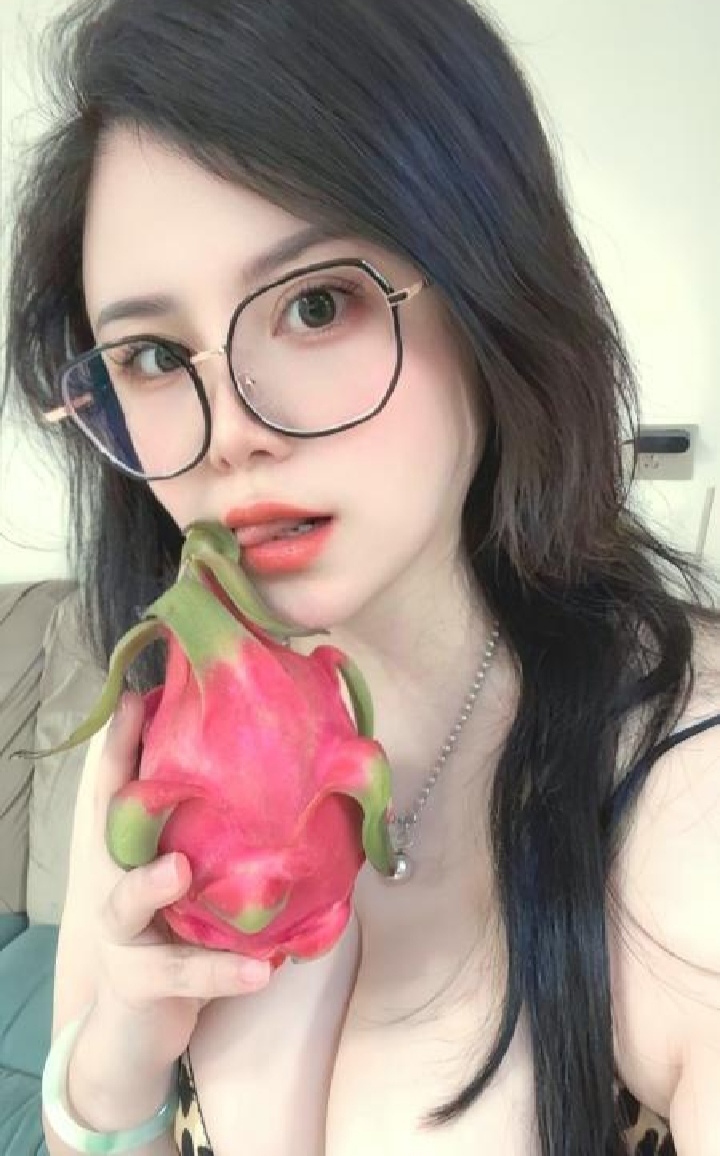 西青爆乳妖精莉莉