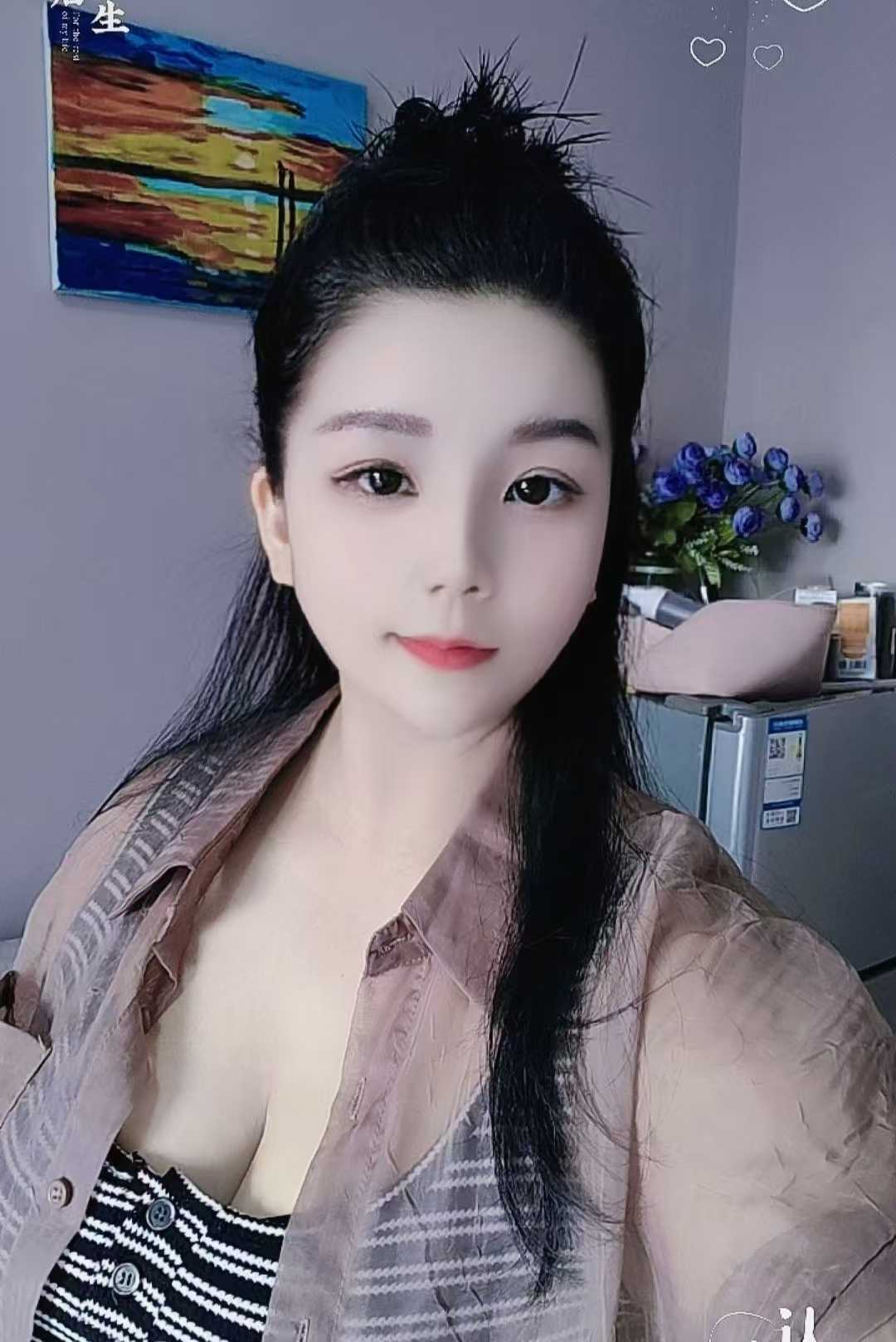 静安哺乳期宝妈,丰乳翘臀可吃奶