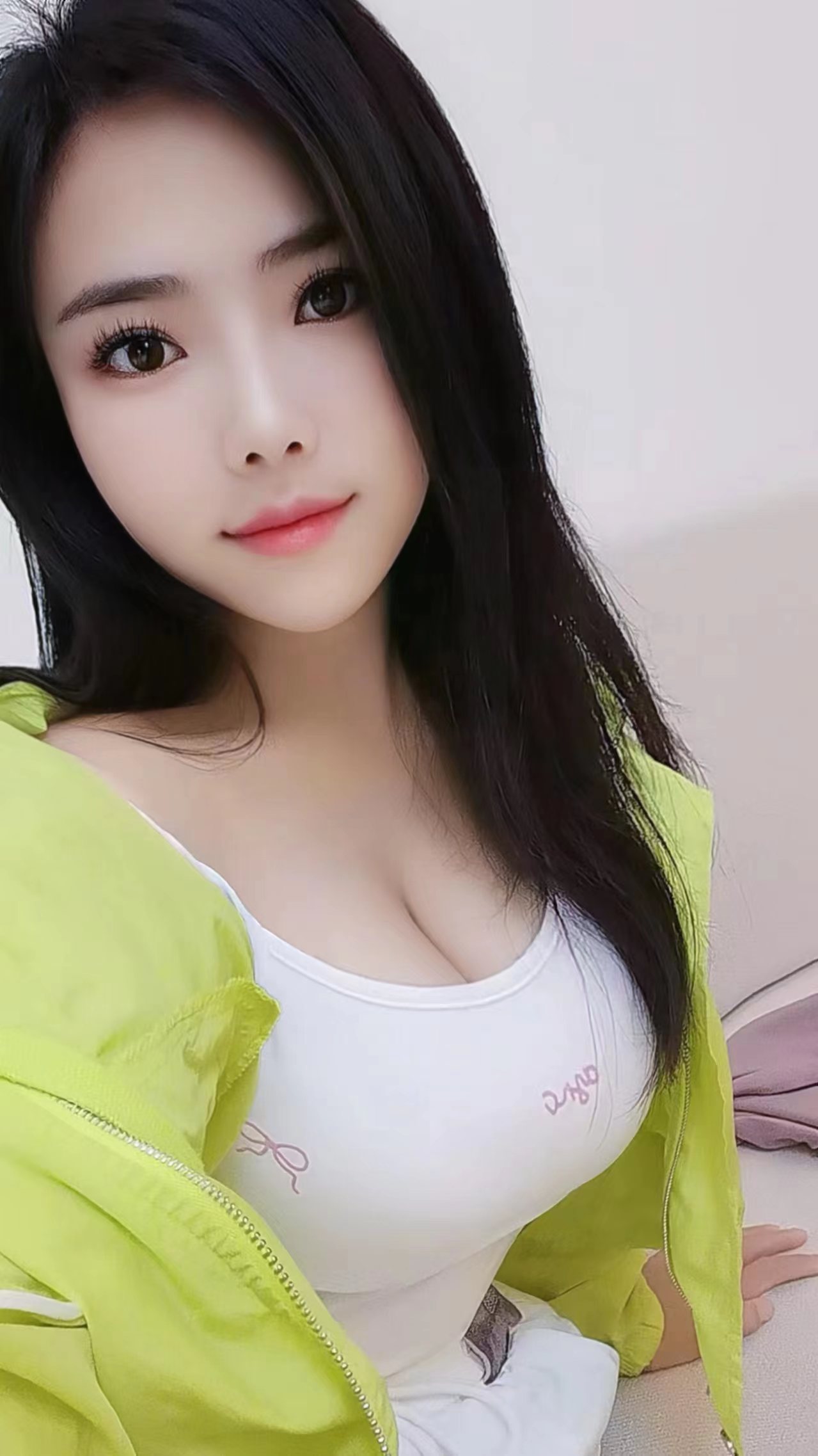 白云梅花园静静 身材相当不错 丰满且水多 服务还很到位
