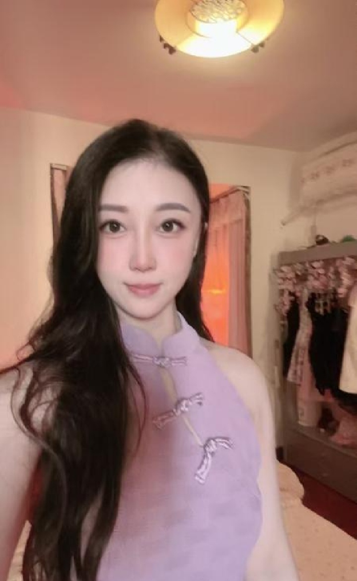 光谷旗袍美妞小恩