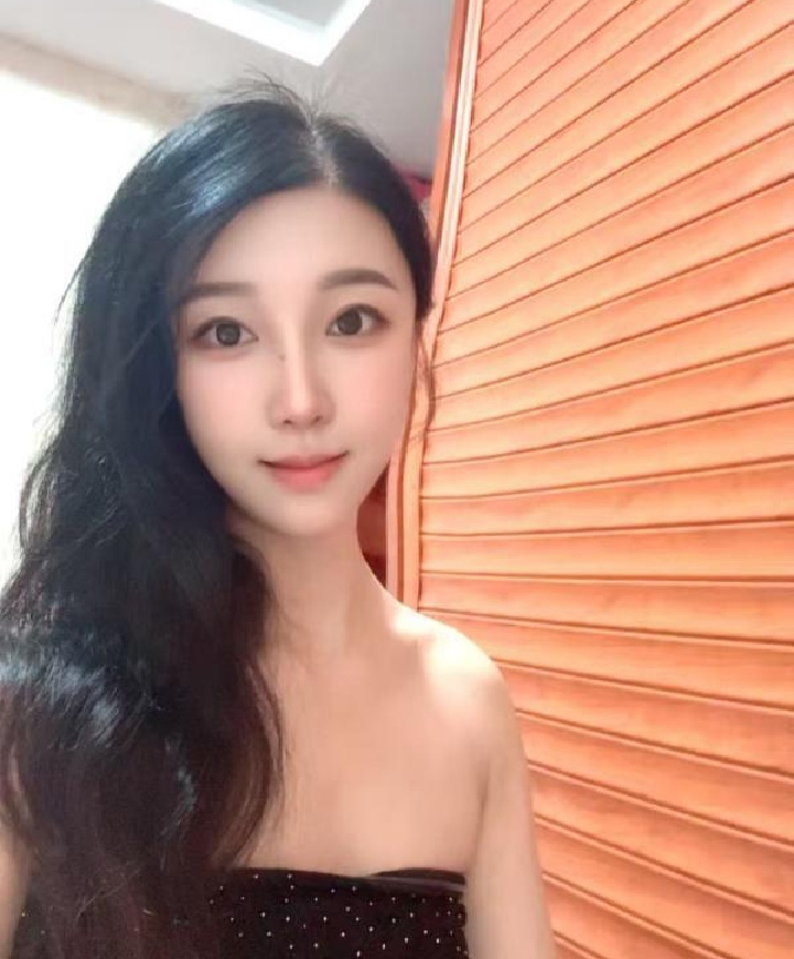 光谷旗袍美妞小恩