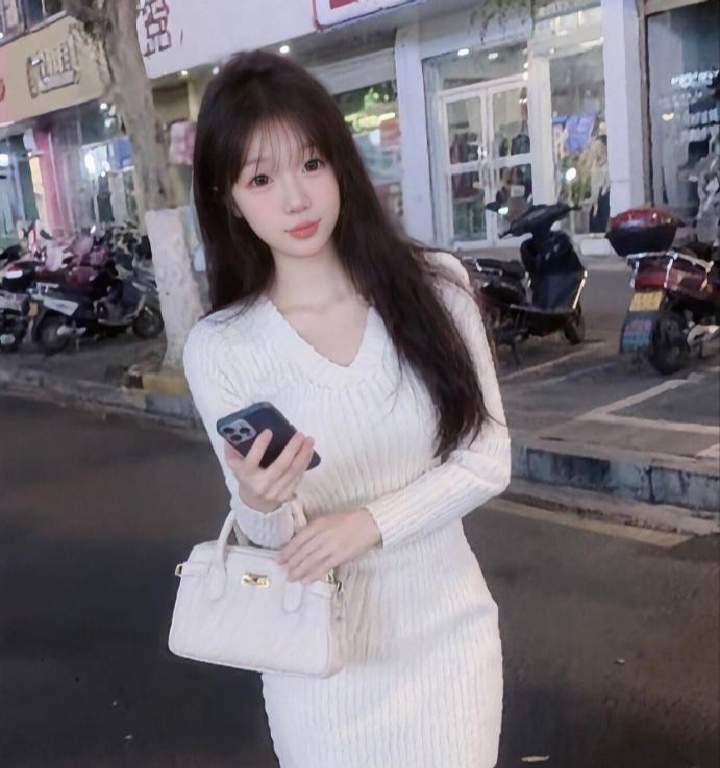 新茶嫩妹可怡与伊伊