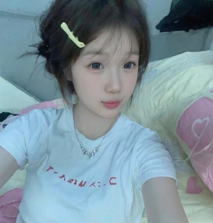 新茶嫩妹可怡与伊伊