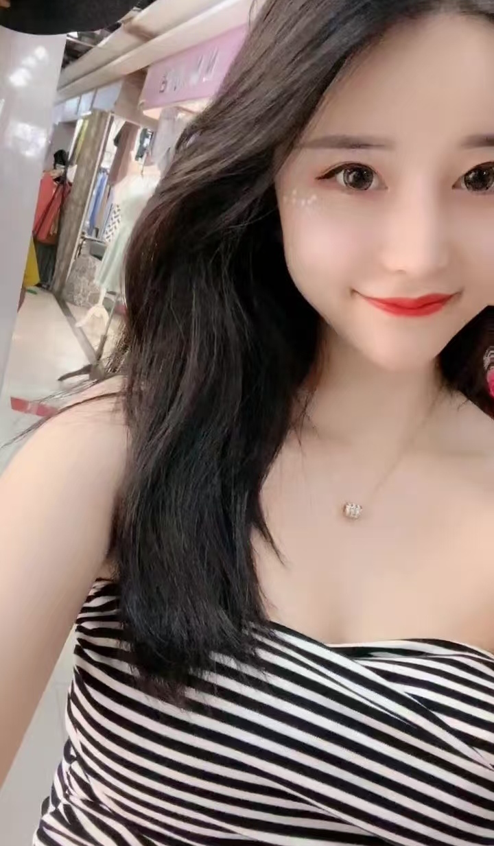 坂田白嫩甜妹果果