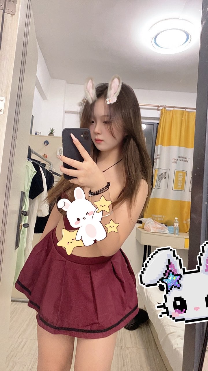 天河车陂19岁小妹子 B紧会夹 丰满有肉 水多多