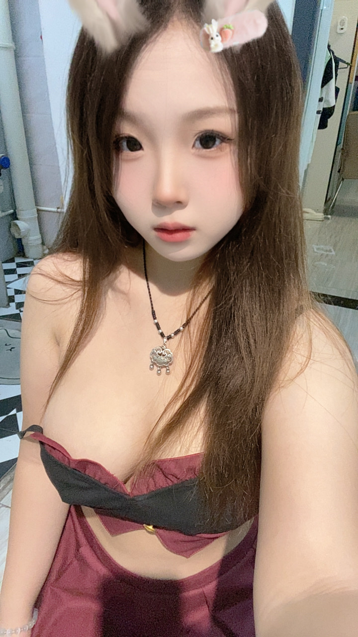 天河车陂19岁小妹子 B紧会夹 丰满有肉 水多多