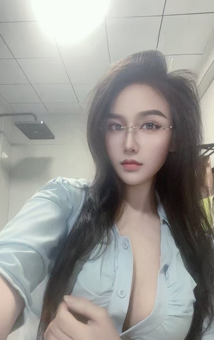 福田美乳眼镜尤物白苏