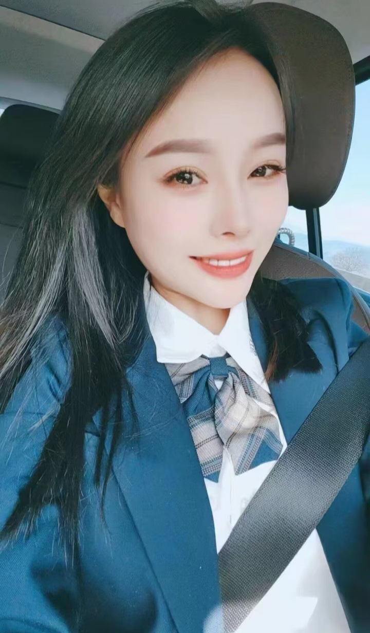 桐梓林百变小妖精曦儿