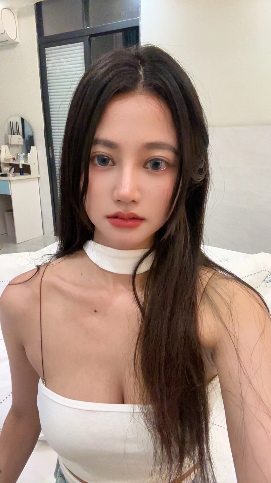 番禺桥南 05年嫩妹 快餐200 戴套口300 想服务谨慎选