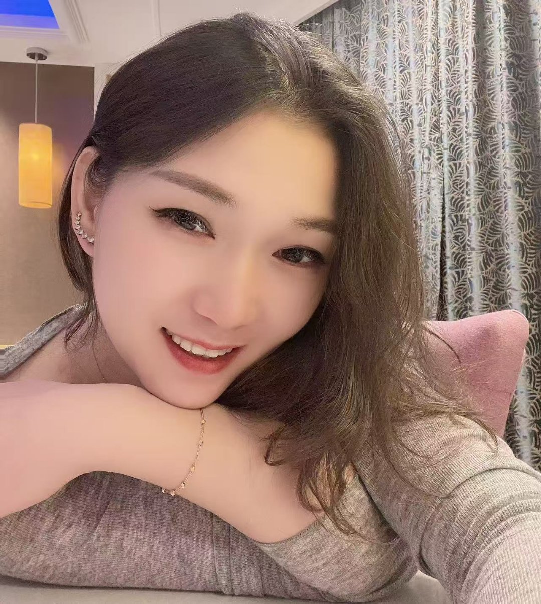 番禺大石涓涓 人比照片好看 身材不错