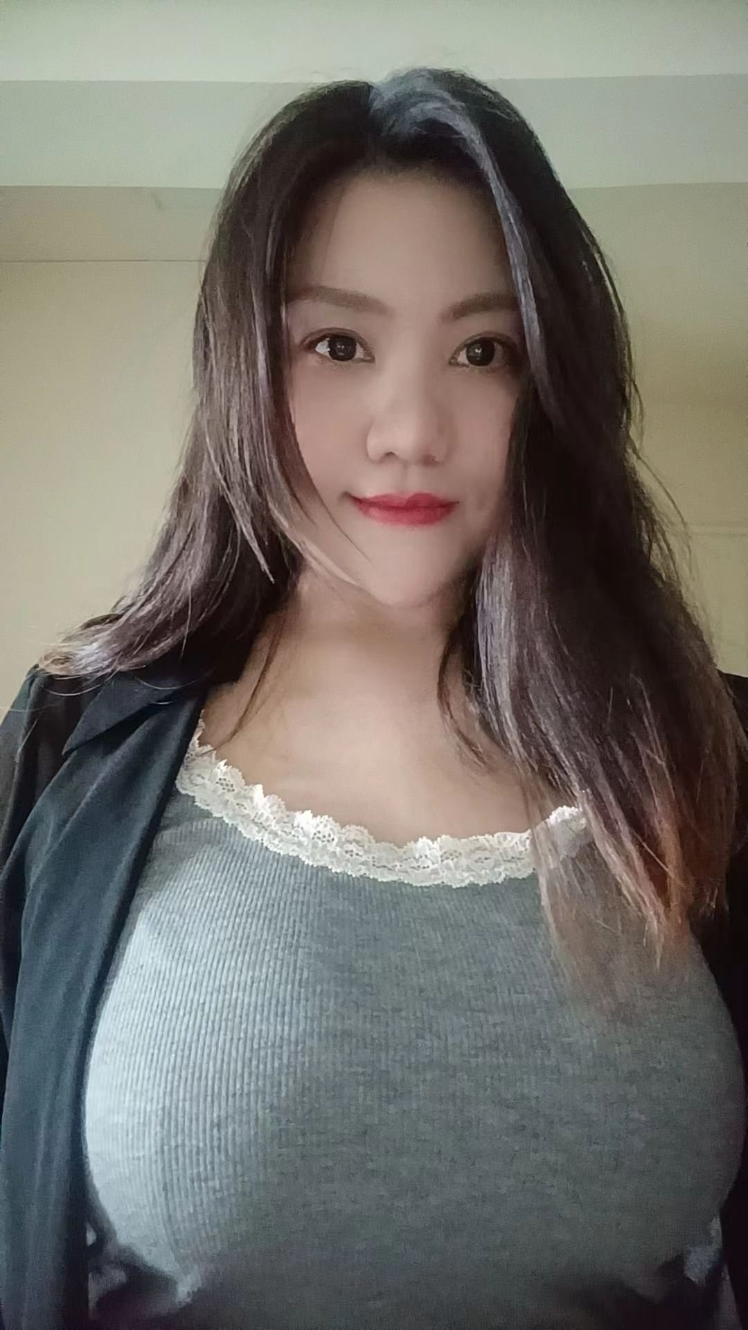 00后Sao货 大胸妹 前凸后翘 海珠客村庆庆