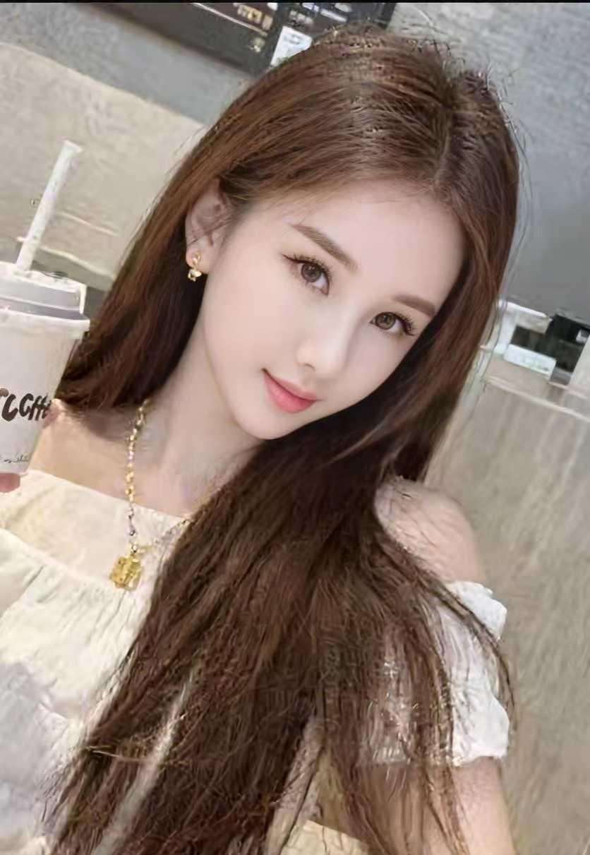 妹妹想要哥哥抱抱