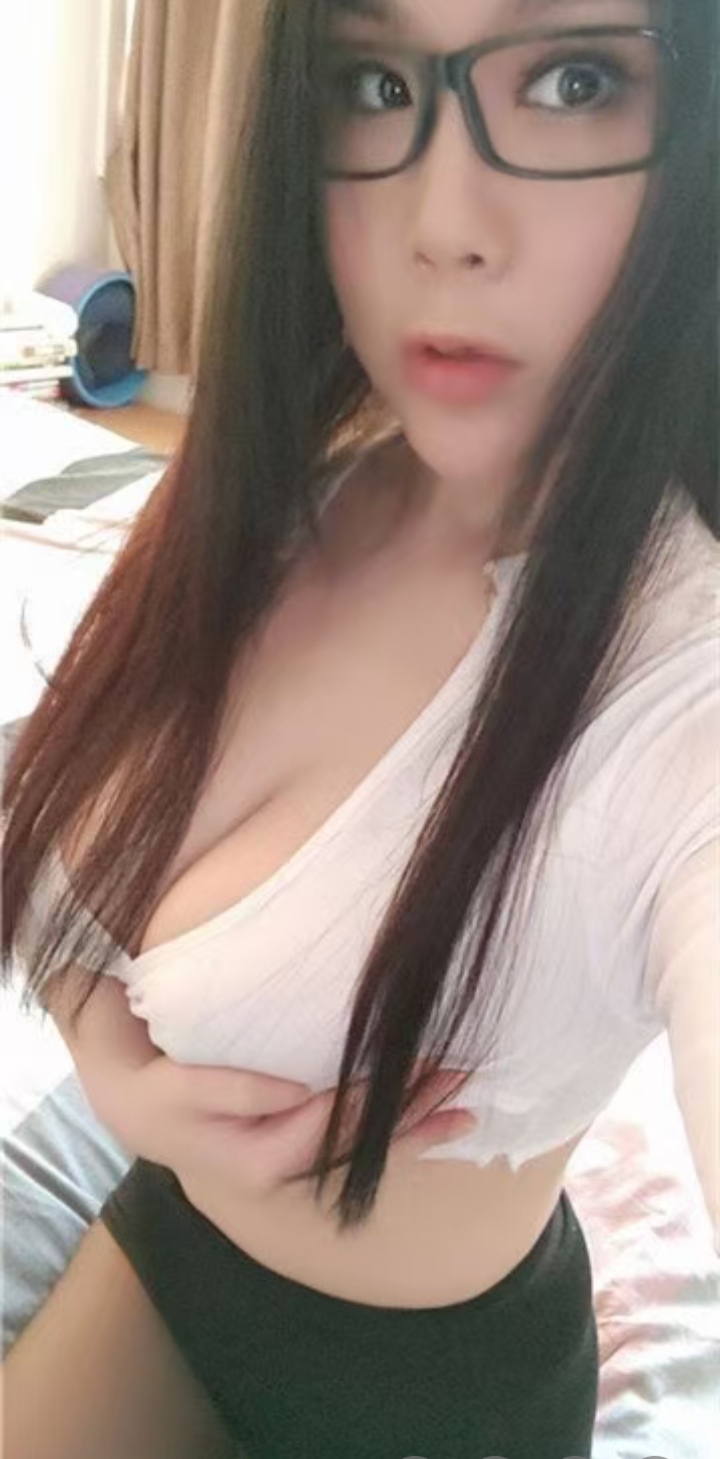 虹口美乳眼镜妞瑶瑶