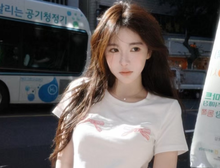 白嫩兼职学妹小柯溪