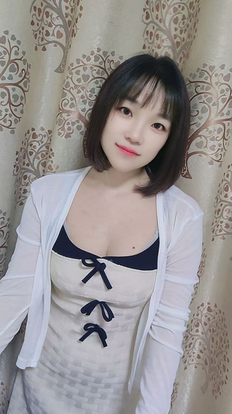 高新气质丰满梦瑶