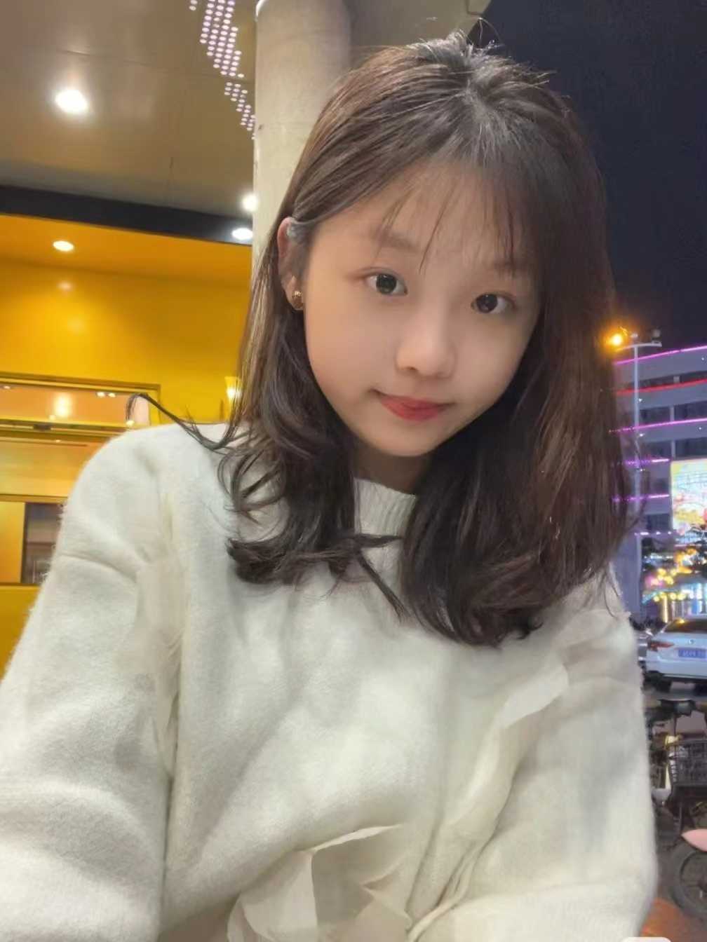 海珠快餐美女宝儿