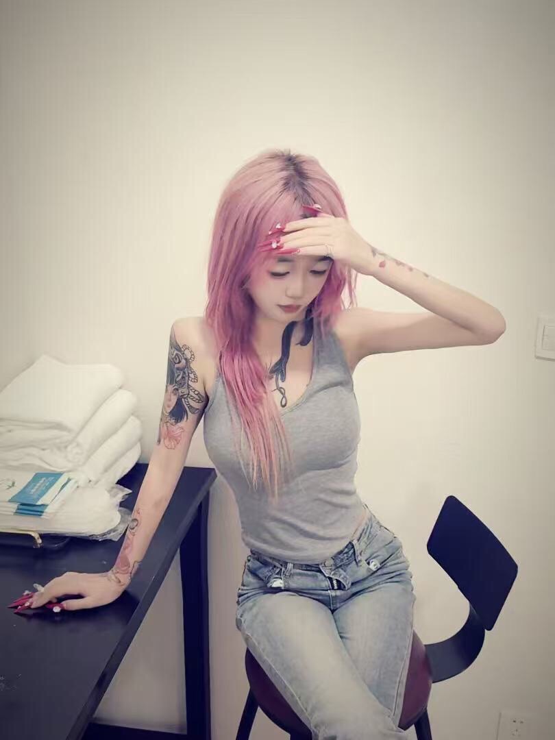 天河18岁西施 温柔水多且敏感 讲卫生可蛇纹