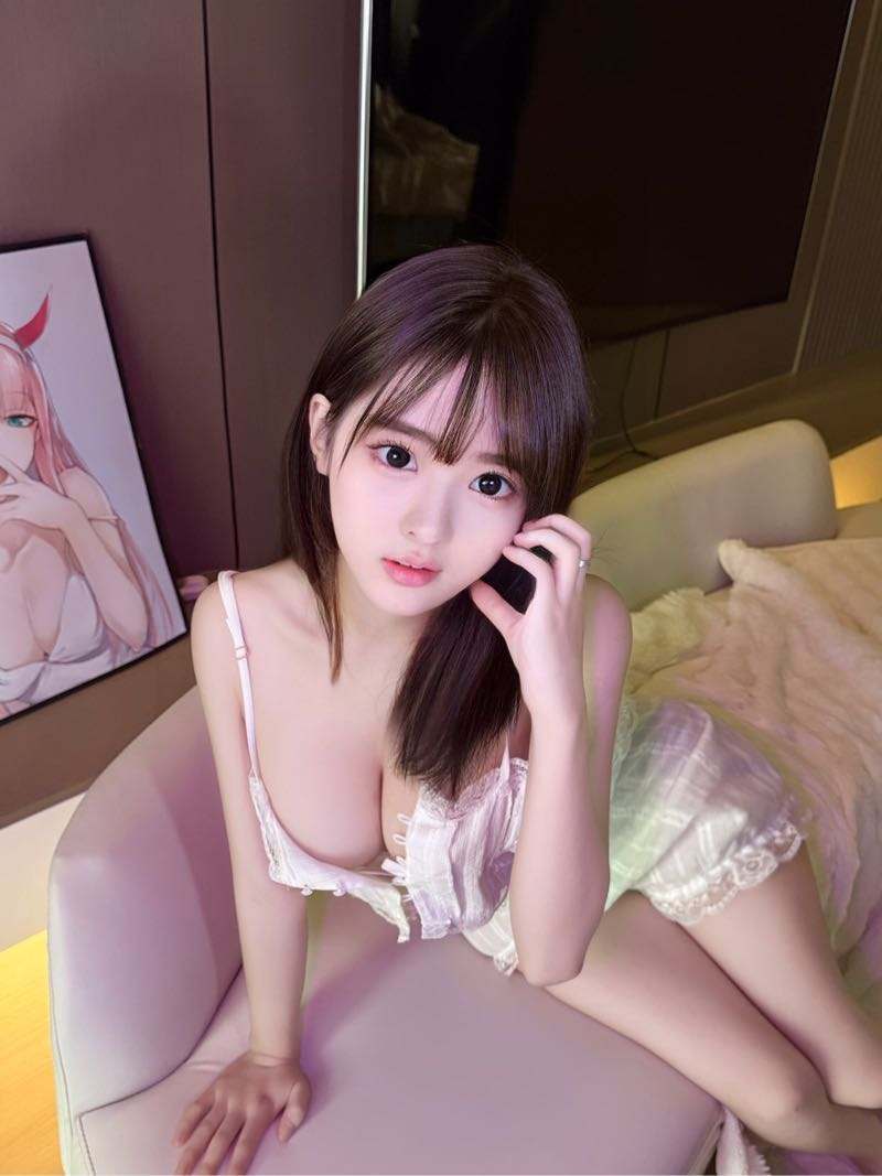 爱吃棒棒糖的小女人