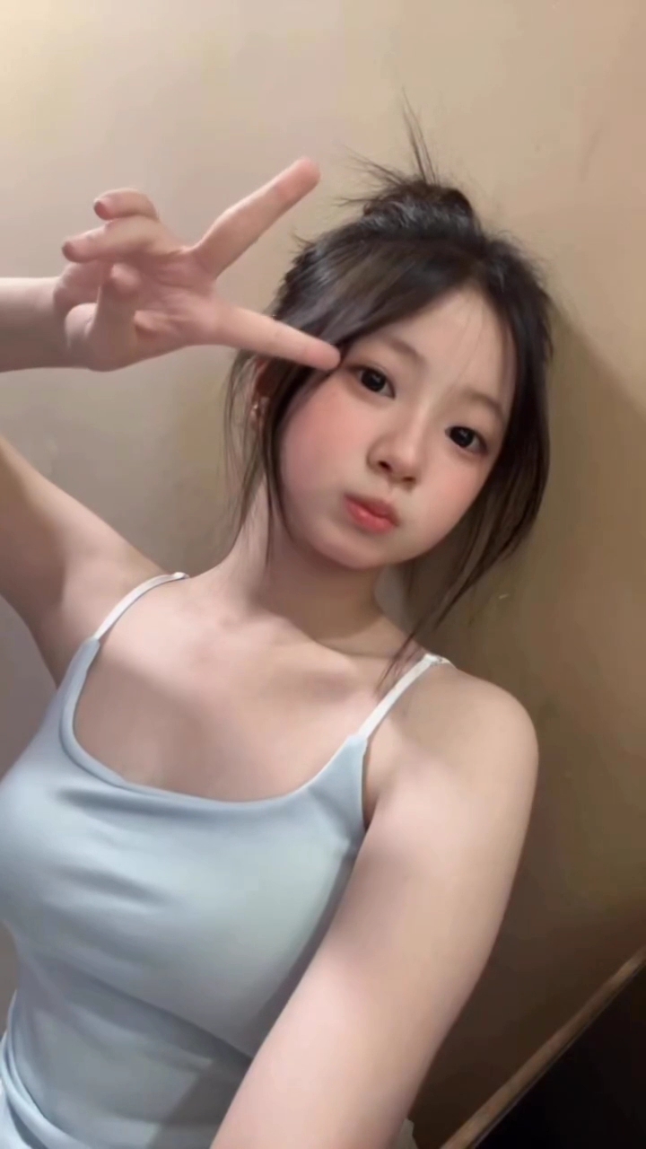 嫩妹刚下海，需要调教