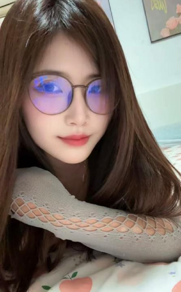 夫子庙眼镜尤物晨晨