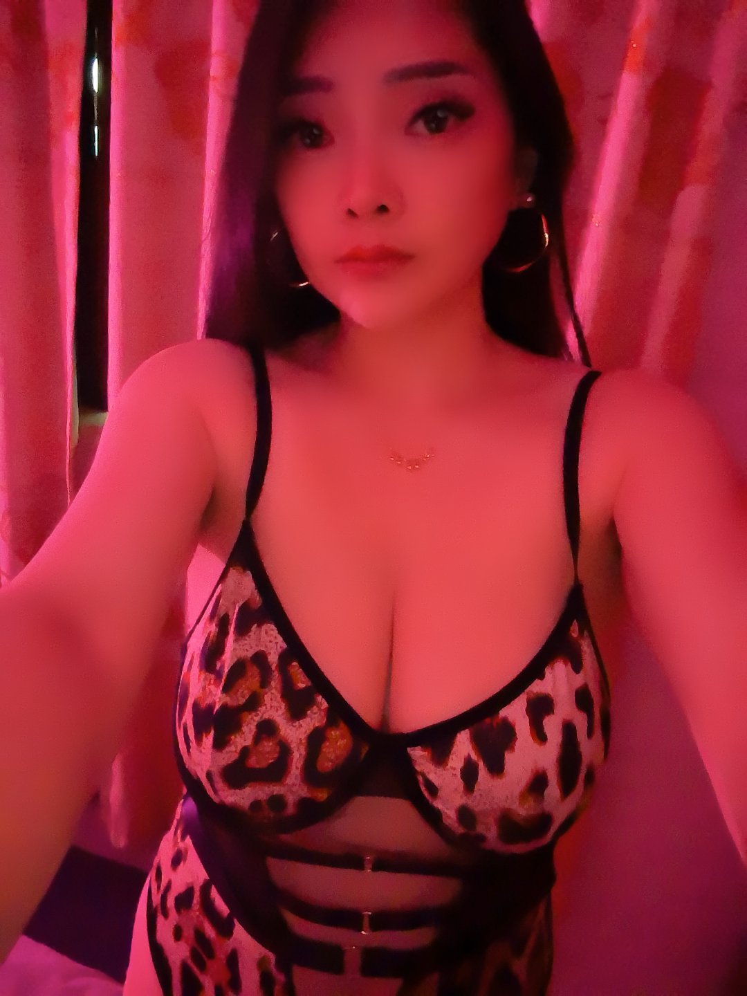 白云人和柳儿 36e纯天然 屁股大又翘 小蛮腰