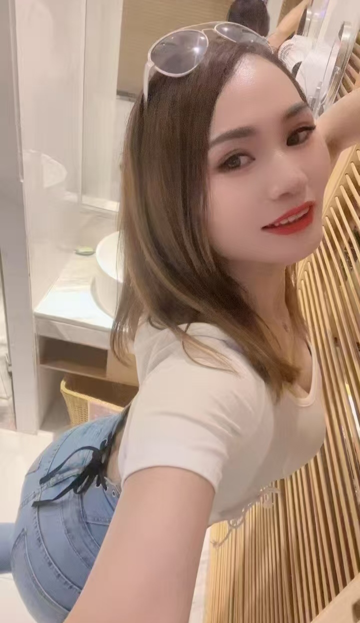 大奶欲女安安可双飞