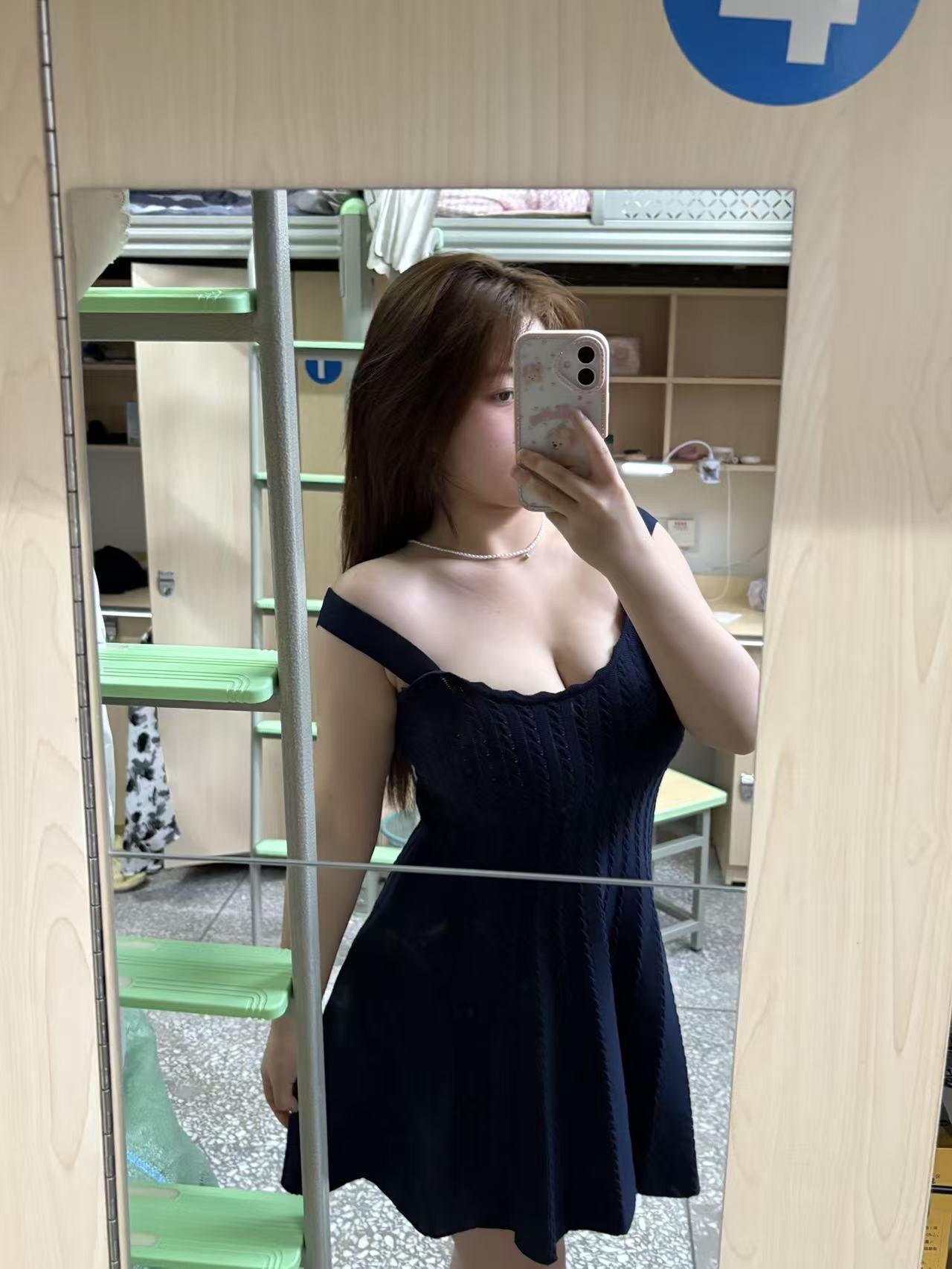 见面付款 绝对真实 年轻漂亮 可咸可甜 女友型妹子