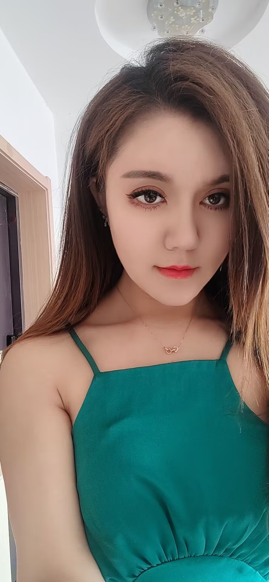 魔鬼身材的混血妹妹