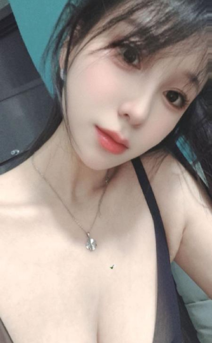 d奶翘臀榨汁御姐