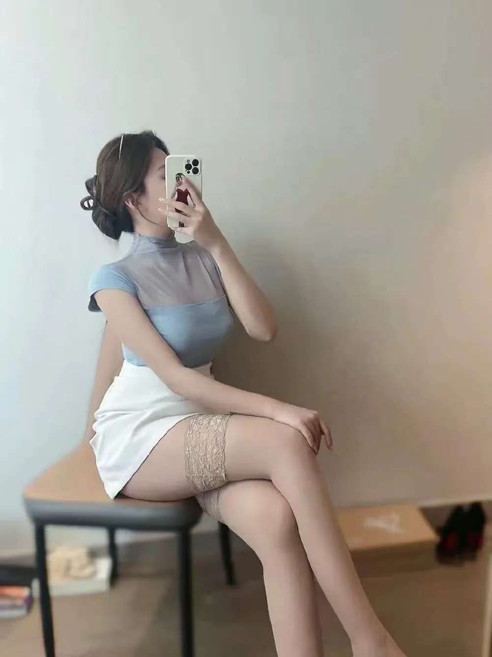 身材高挑美女一枚