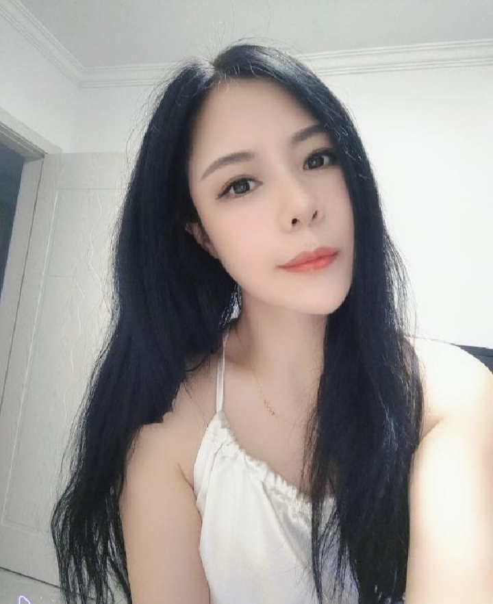 美艳大长腿御姐青青