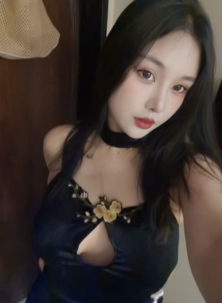 马群情趣美乳奈奈