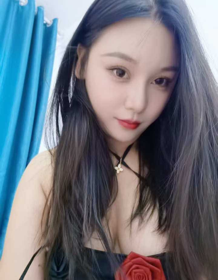 马群情趣美乳奈奈