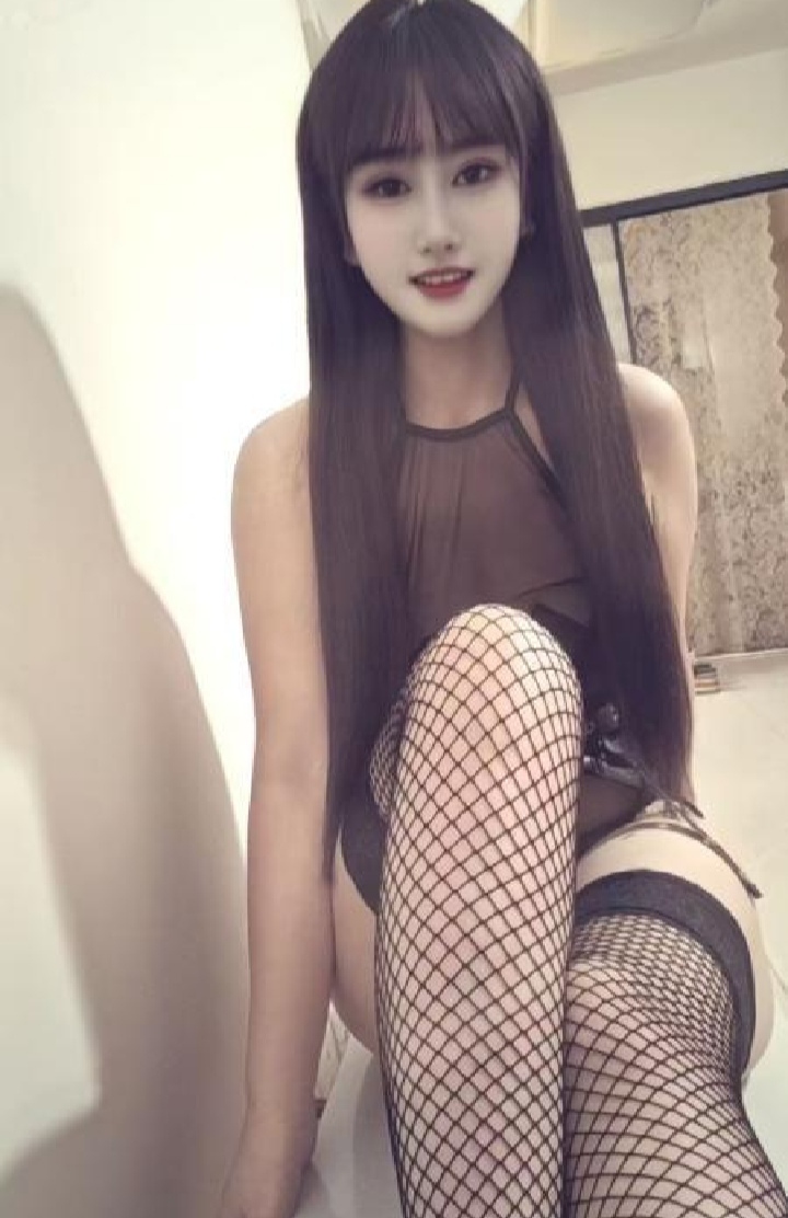 白云激吻美腿蓉蓉