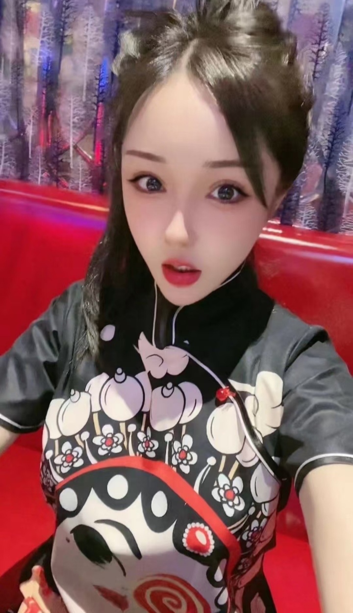 美艳热辣小姐姐彤彤