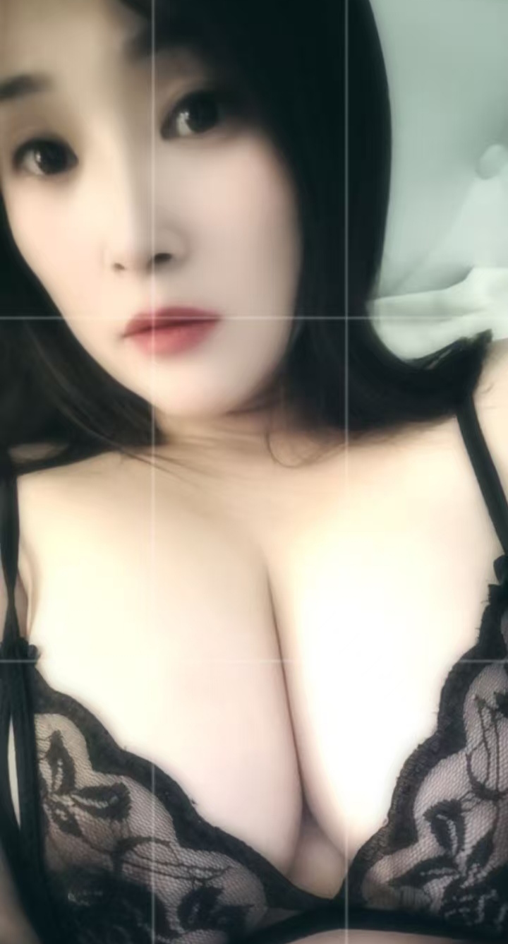 夫子庙美乳少妇小乖