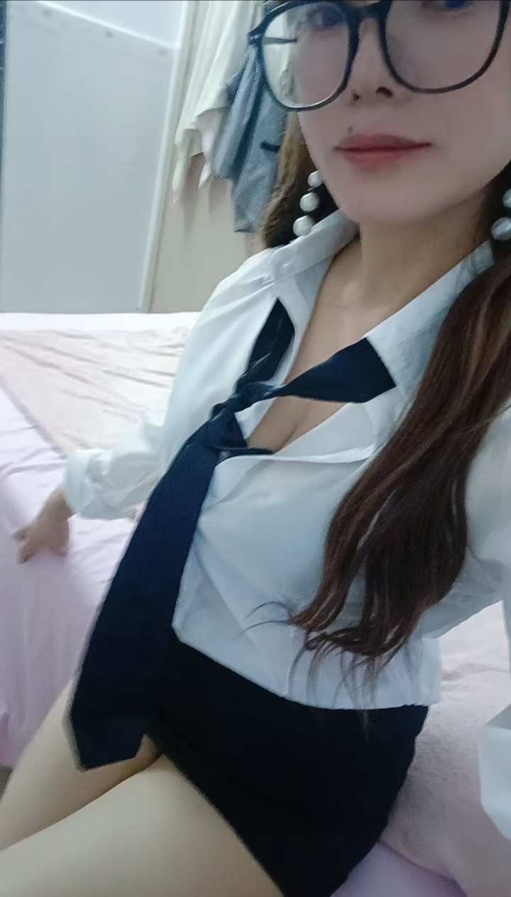 番禺眼镜制服御姐小艺