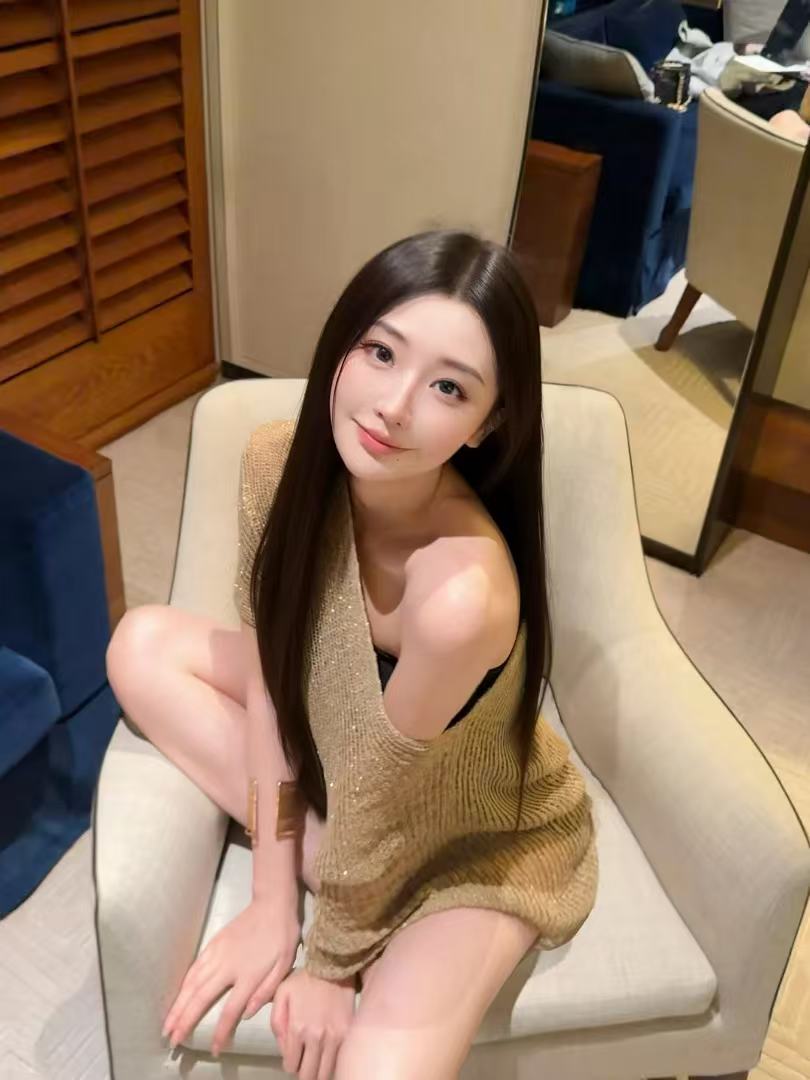 御姐兼职高端外围胸大屁股大，会夹会吸