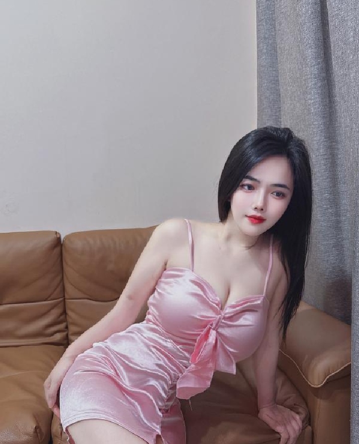 白云性感勾人御姐