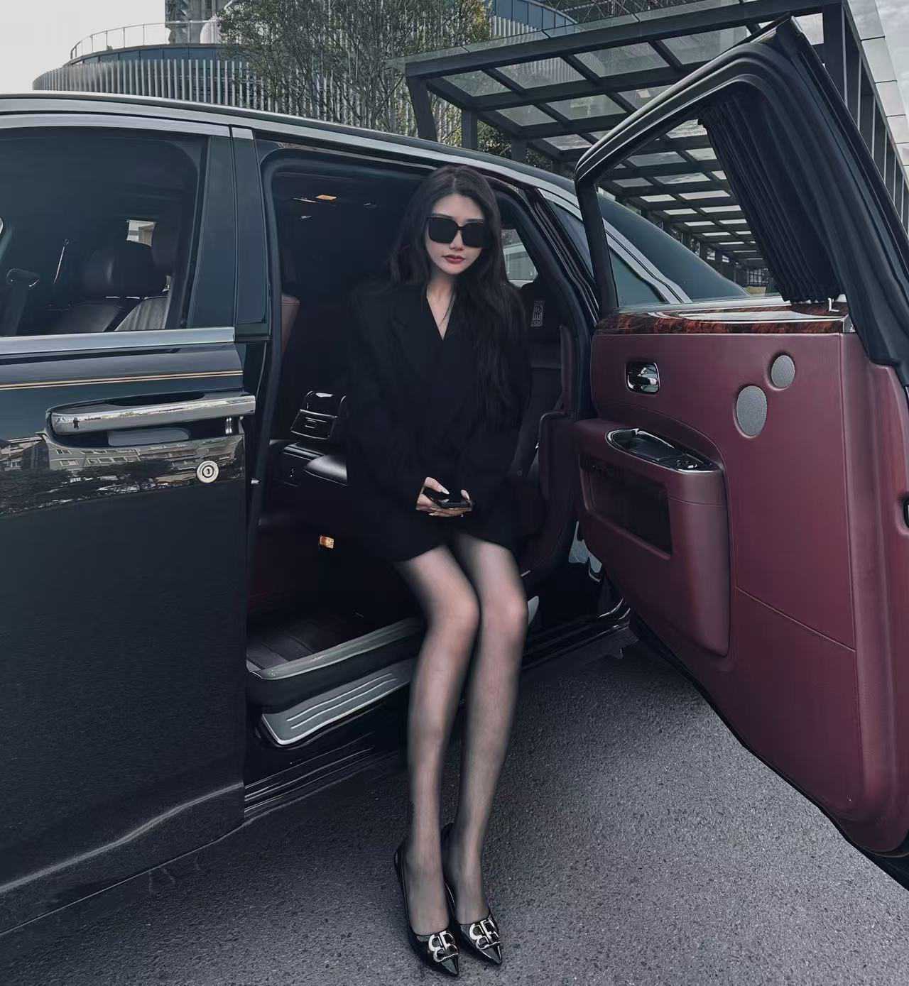 学妹御姐，自带公寓